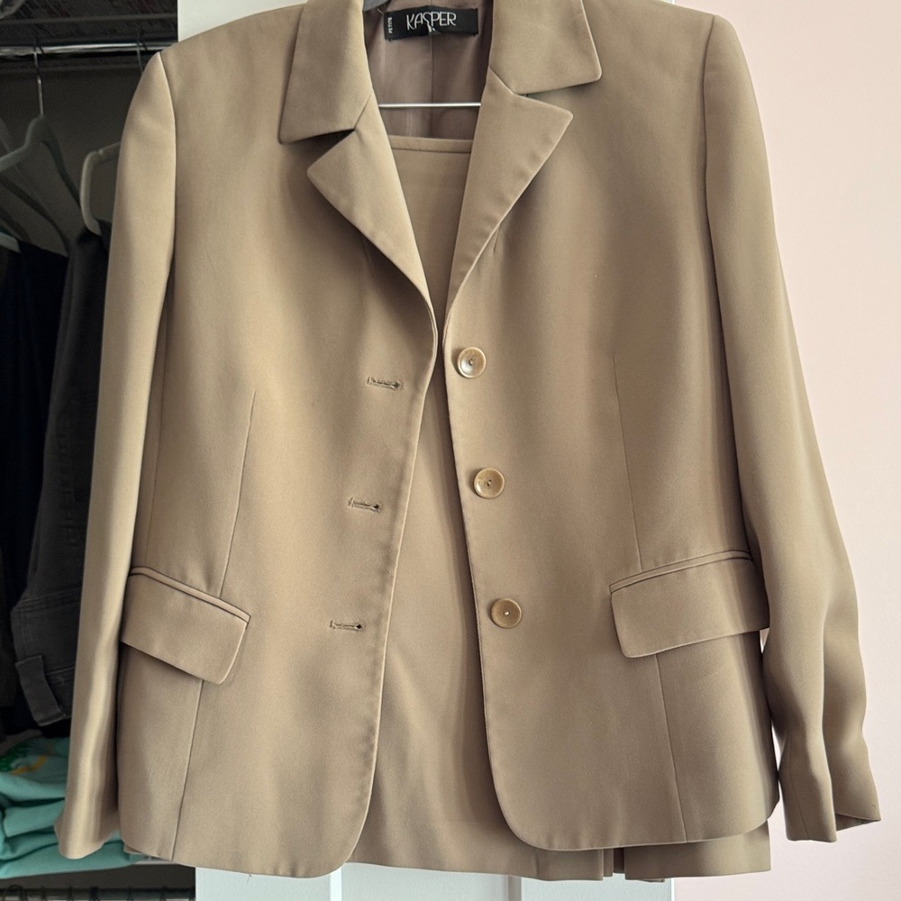 Kasper Women's Beige Taupe Skirt Suit
